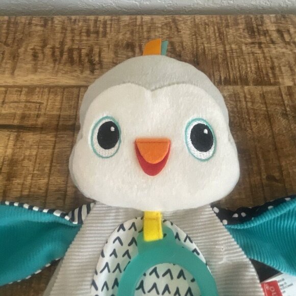 Infantino TEETHER Penguin Lovey Crinkle Ribbed Textured Cuddly Gray Plush Toy 9" - Picture 4 of 7
